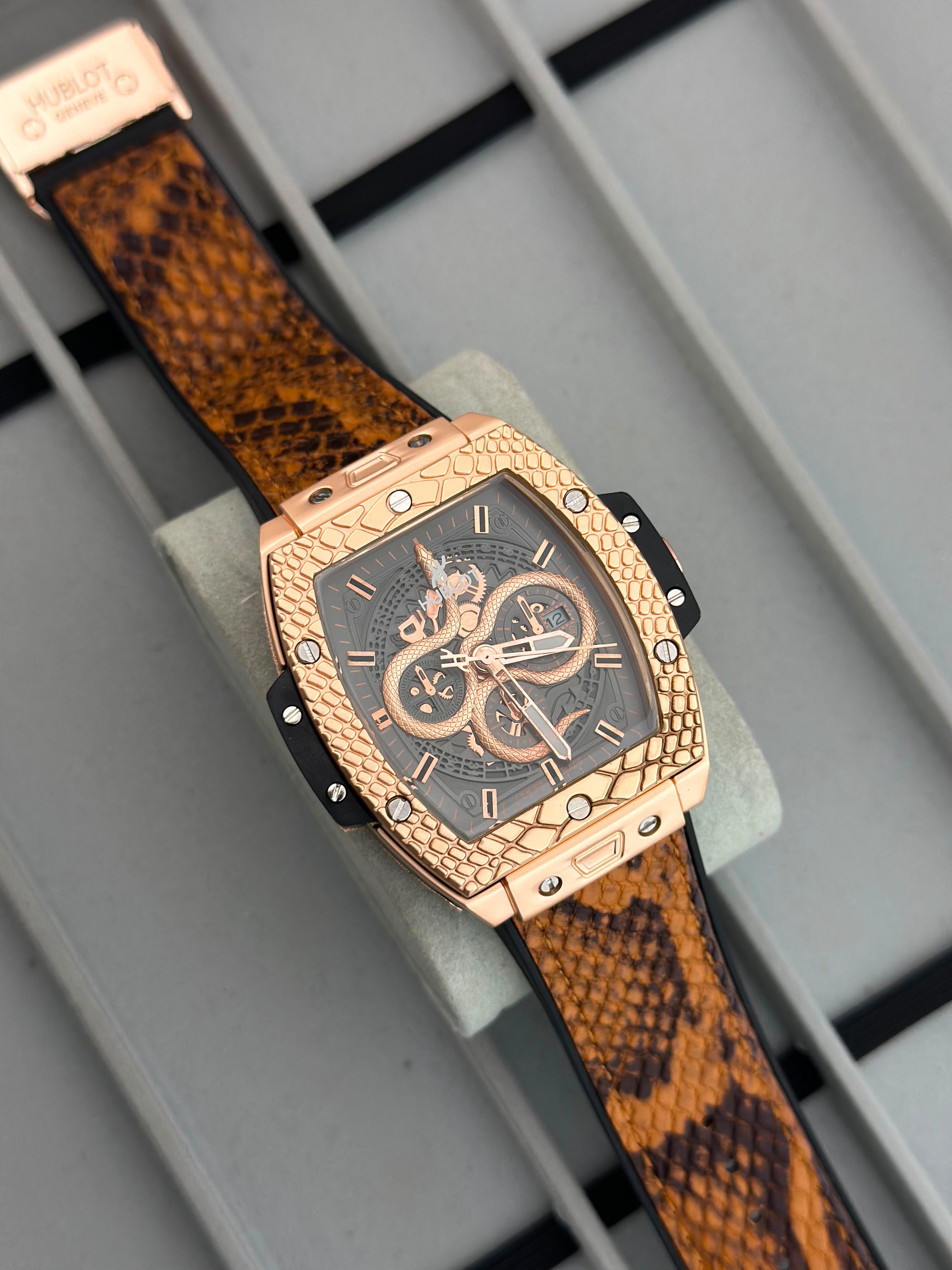 Hublot Big Bang Cobra Silicone Belt Men's Watch