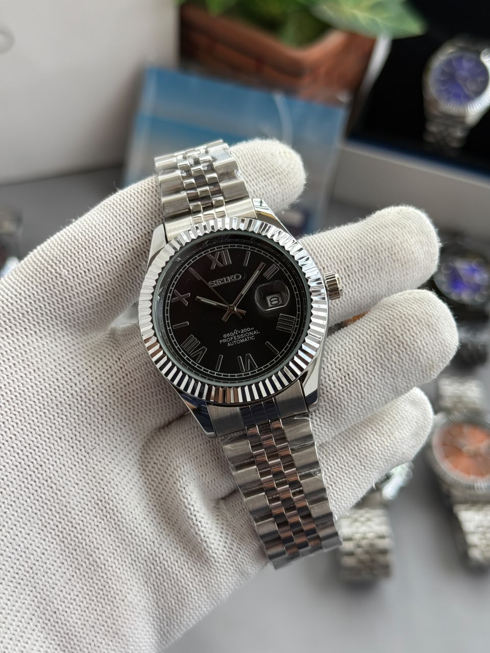 Seiko Mod Date Just In Roman Black