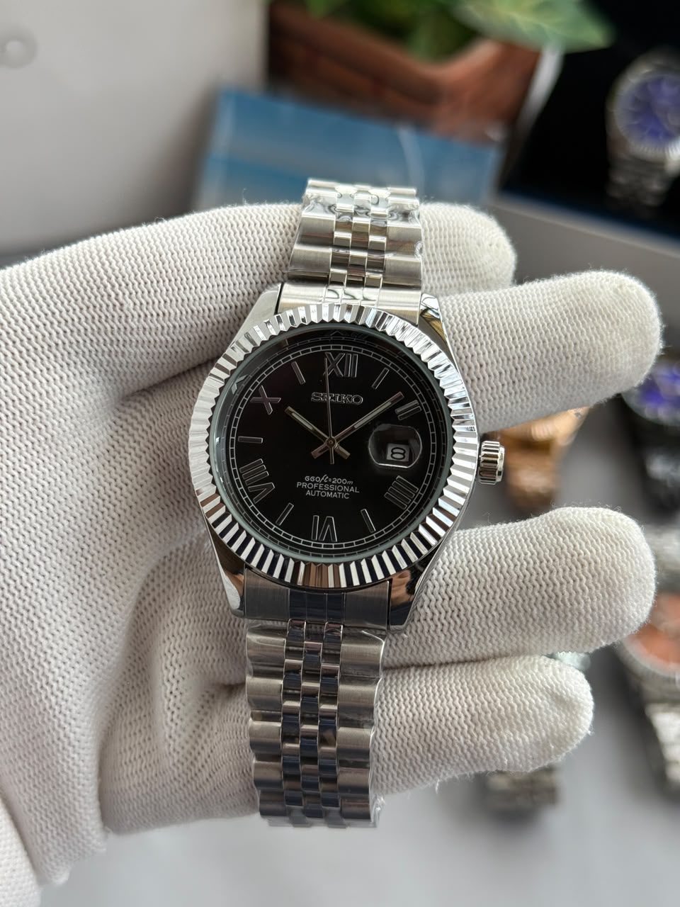 Seiko Mod Date Just In Roman Black