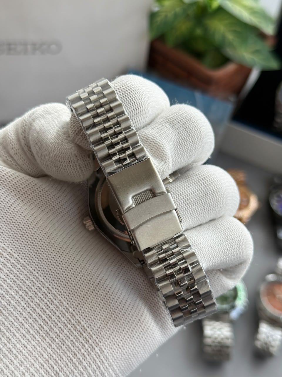 Seiko Mod Date Just In Roman Black