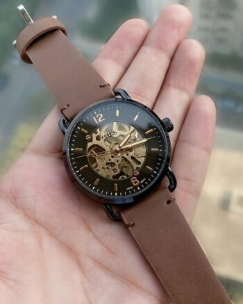 Round Luxury Premium Fossil Watch For Men, For Personal Use